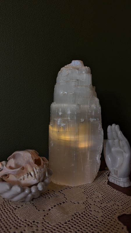 Selenite lamp