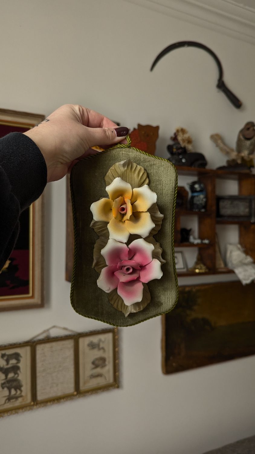 Capodimonte green roses