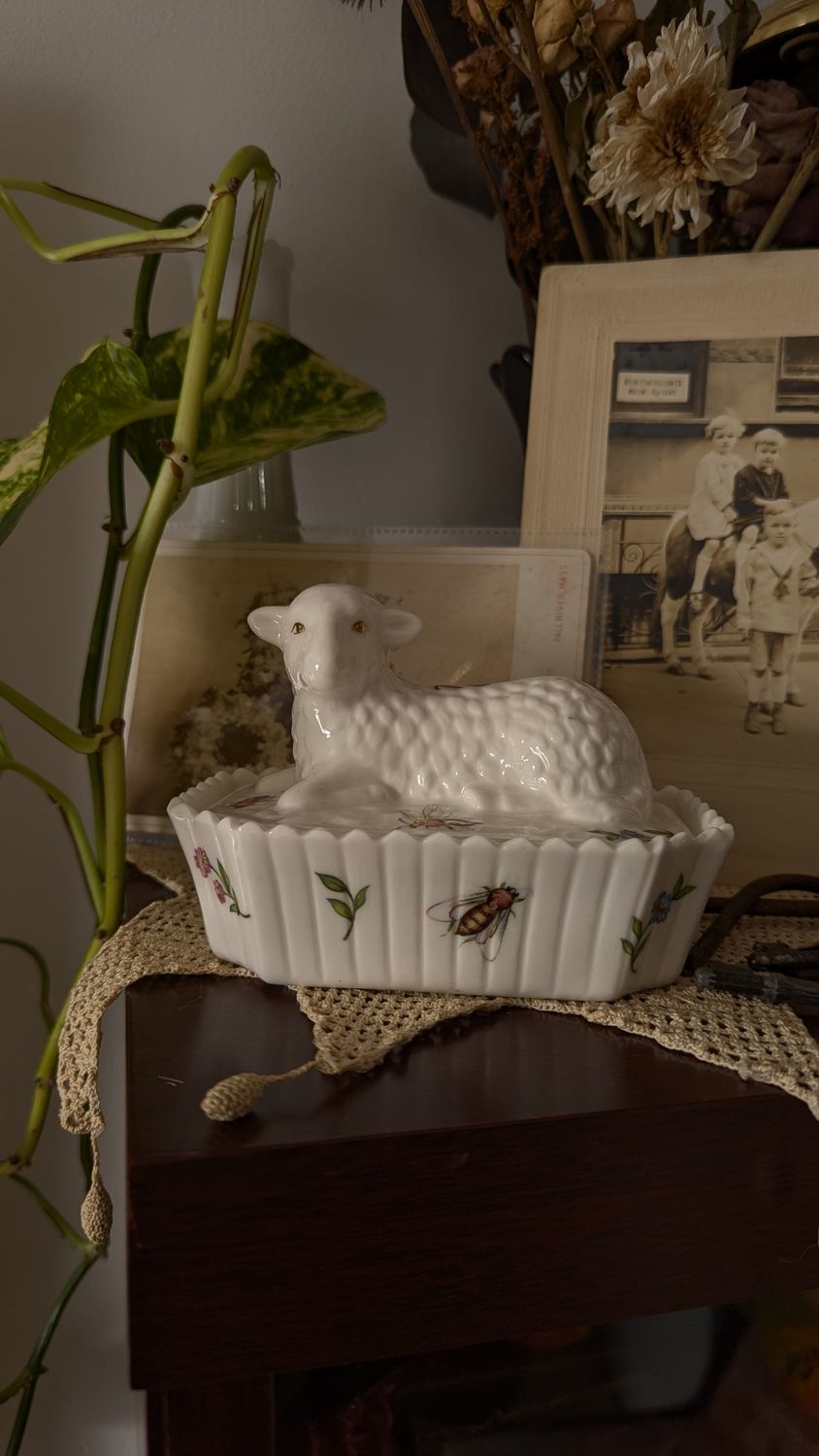 Lamb dish/trinket box