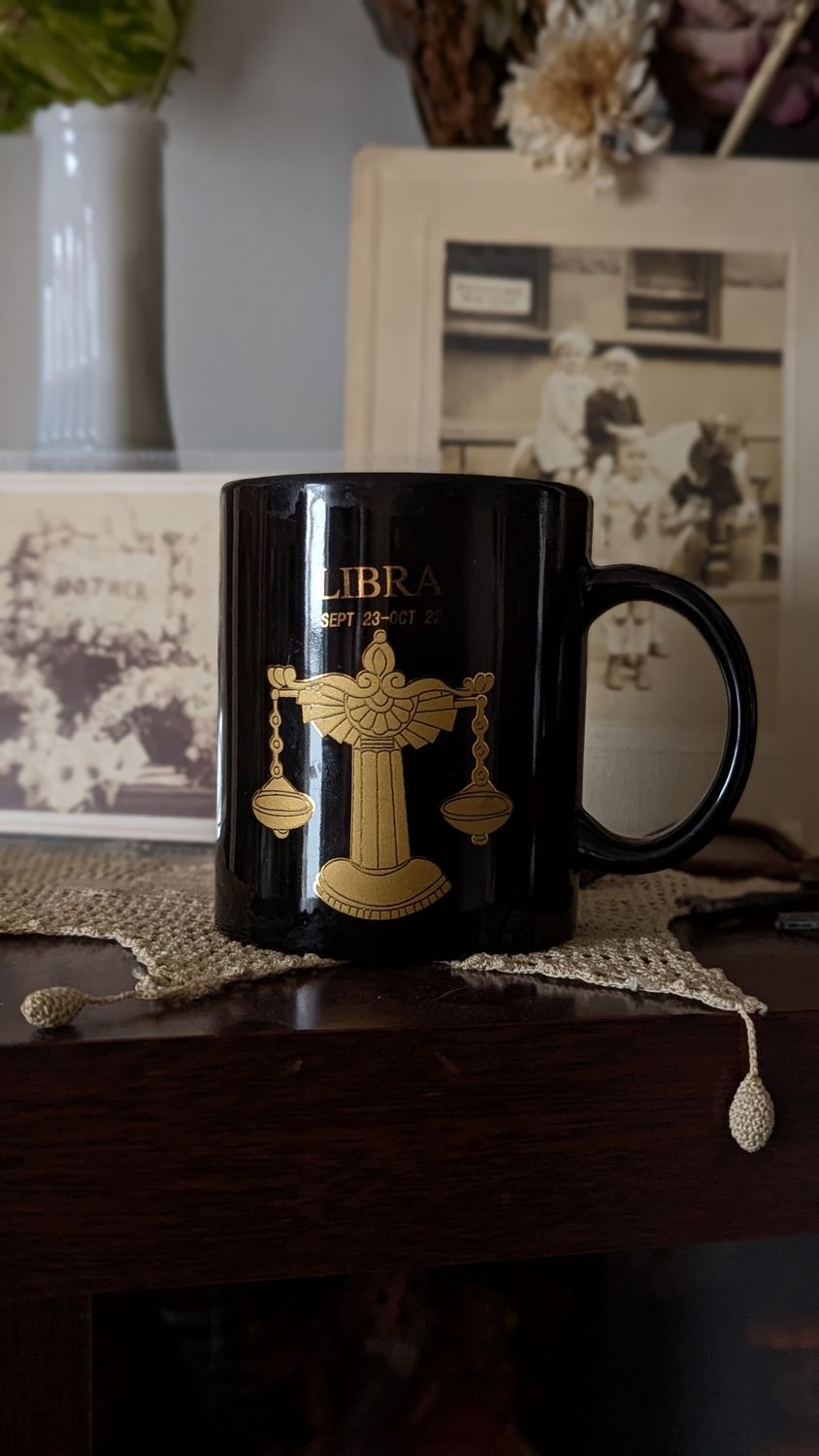 Libra mug