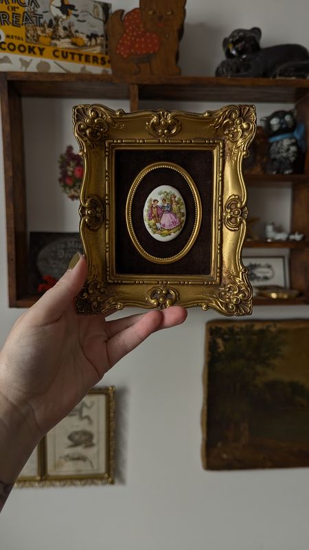 Camée frame