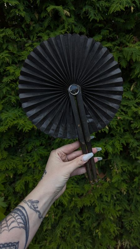 Antique victorian cockade folding hand fan mourning crepe 
