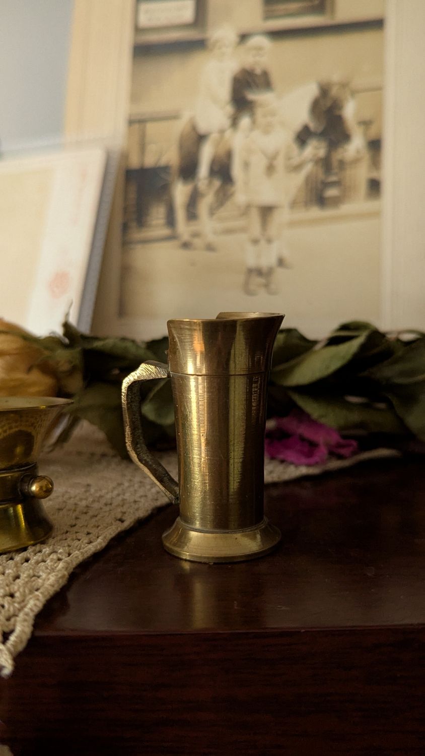 Miniature pitcher