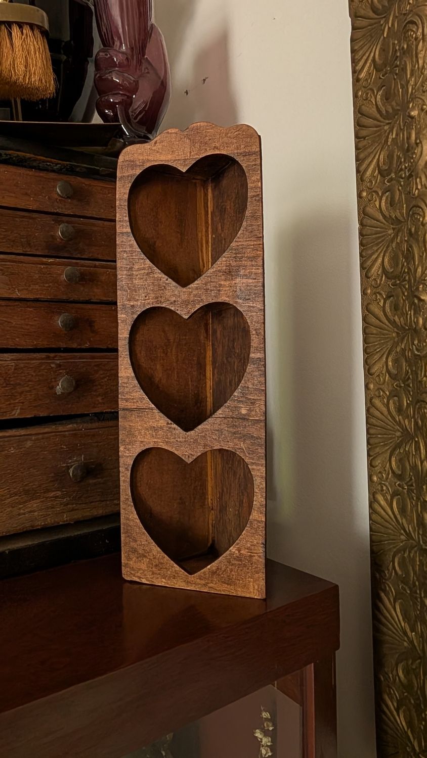 Small 3 tier heart wood corner shelf