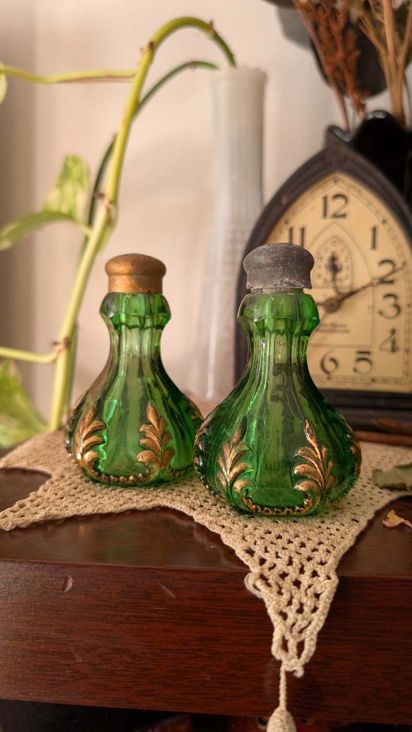 Salt and pepper shakers pair - non usable
