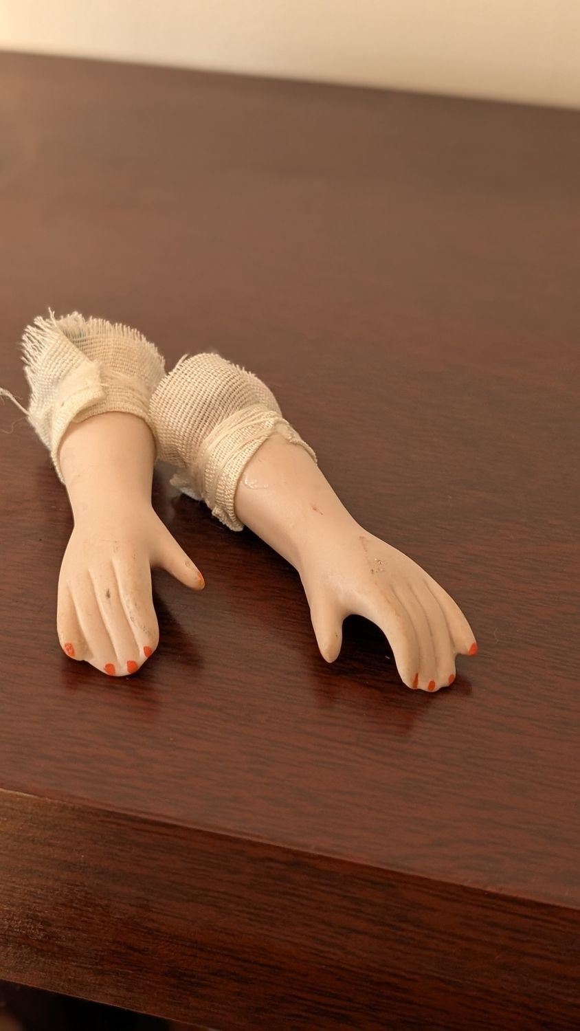 Porcelain doll hands