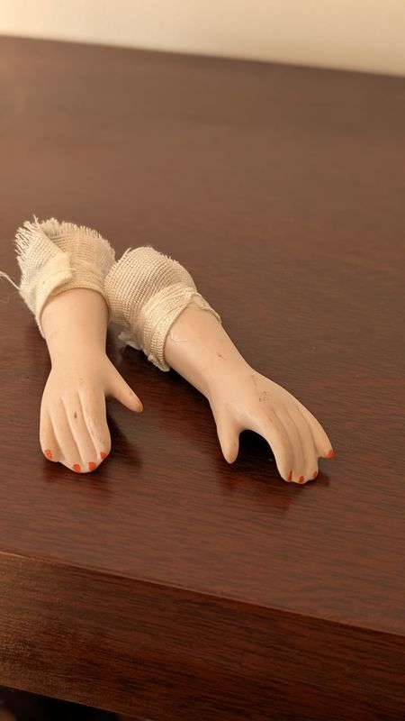 Porcelain doll hands