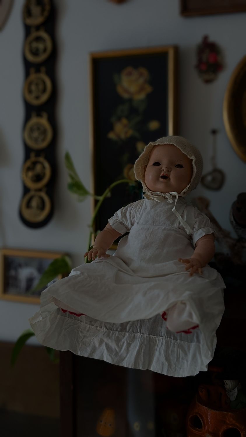 Old doll - coposite head and placeable body