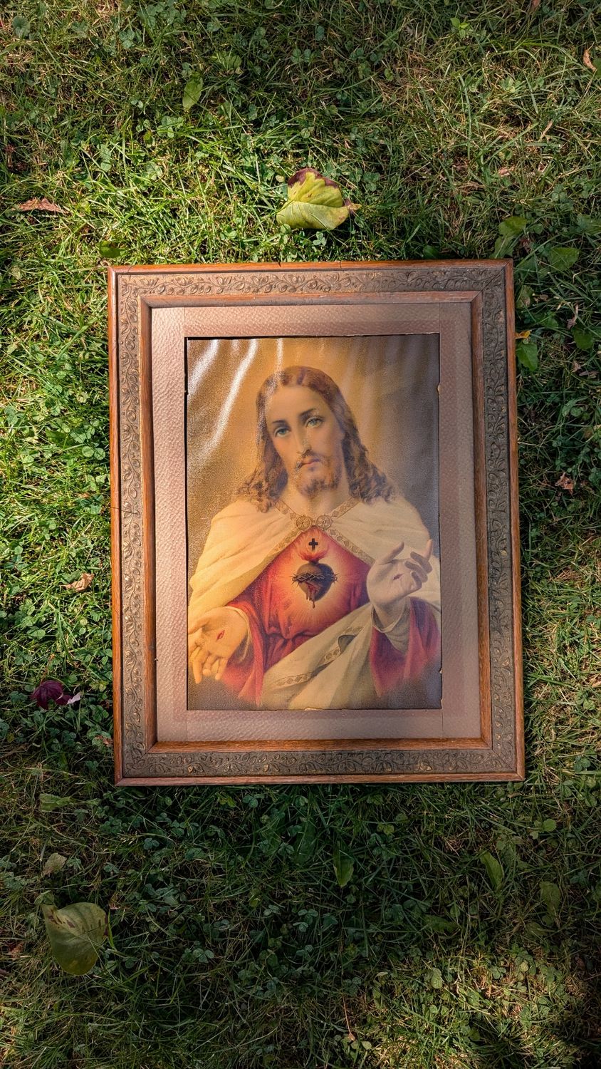 Sacred heart jesus print in antique frame