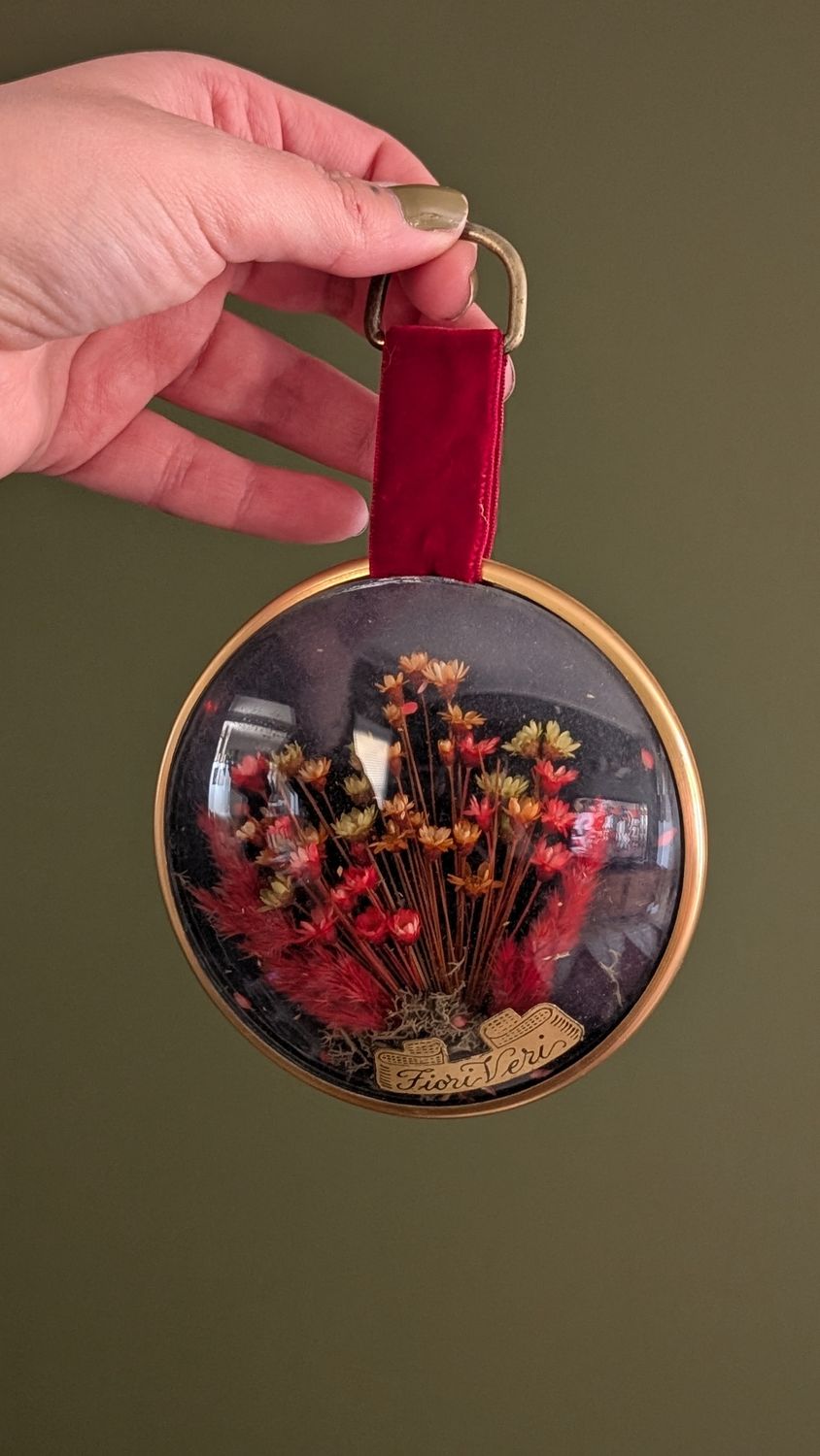 Domed dried floral frame