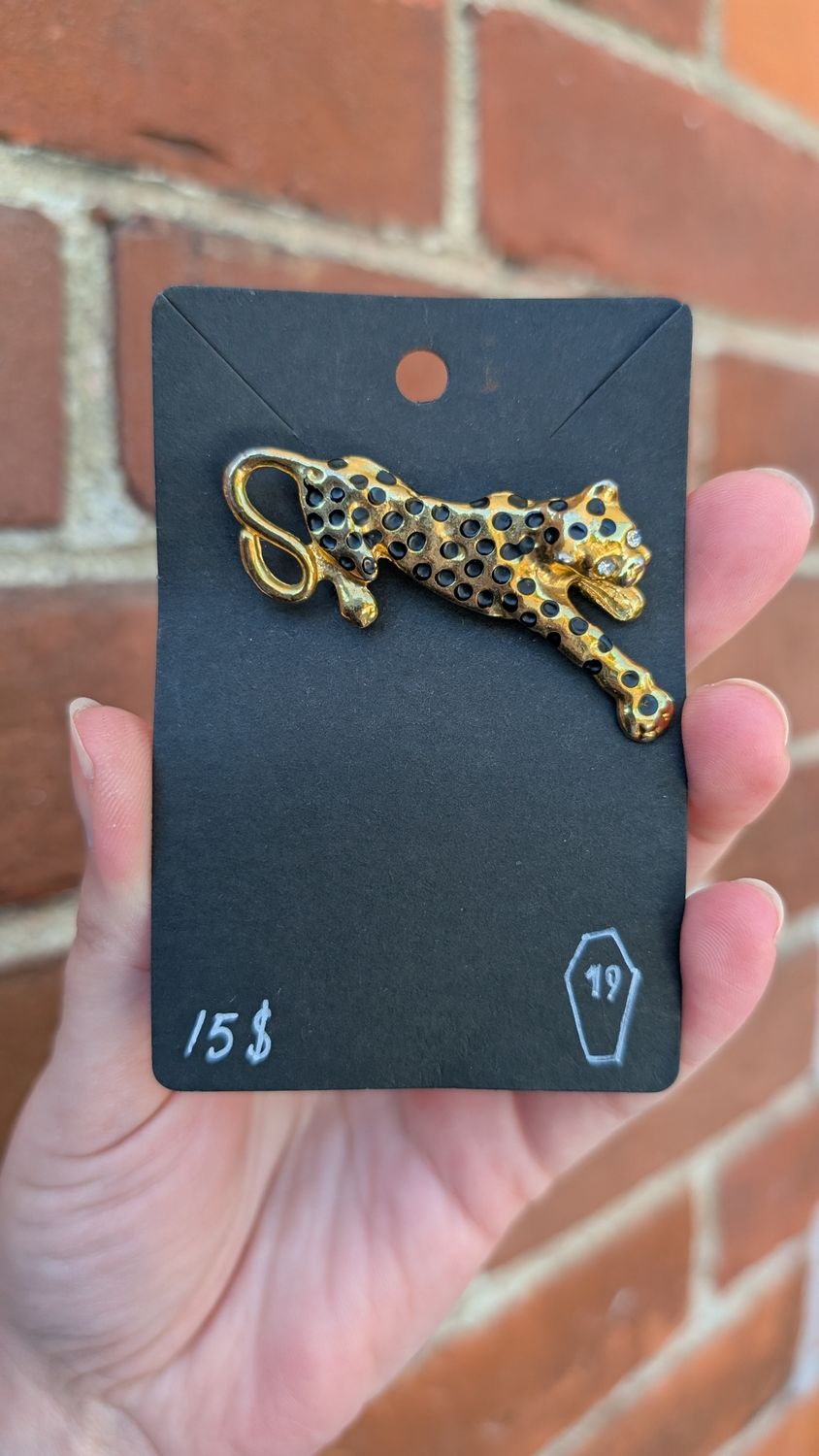 Leopard brooch