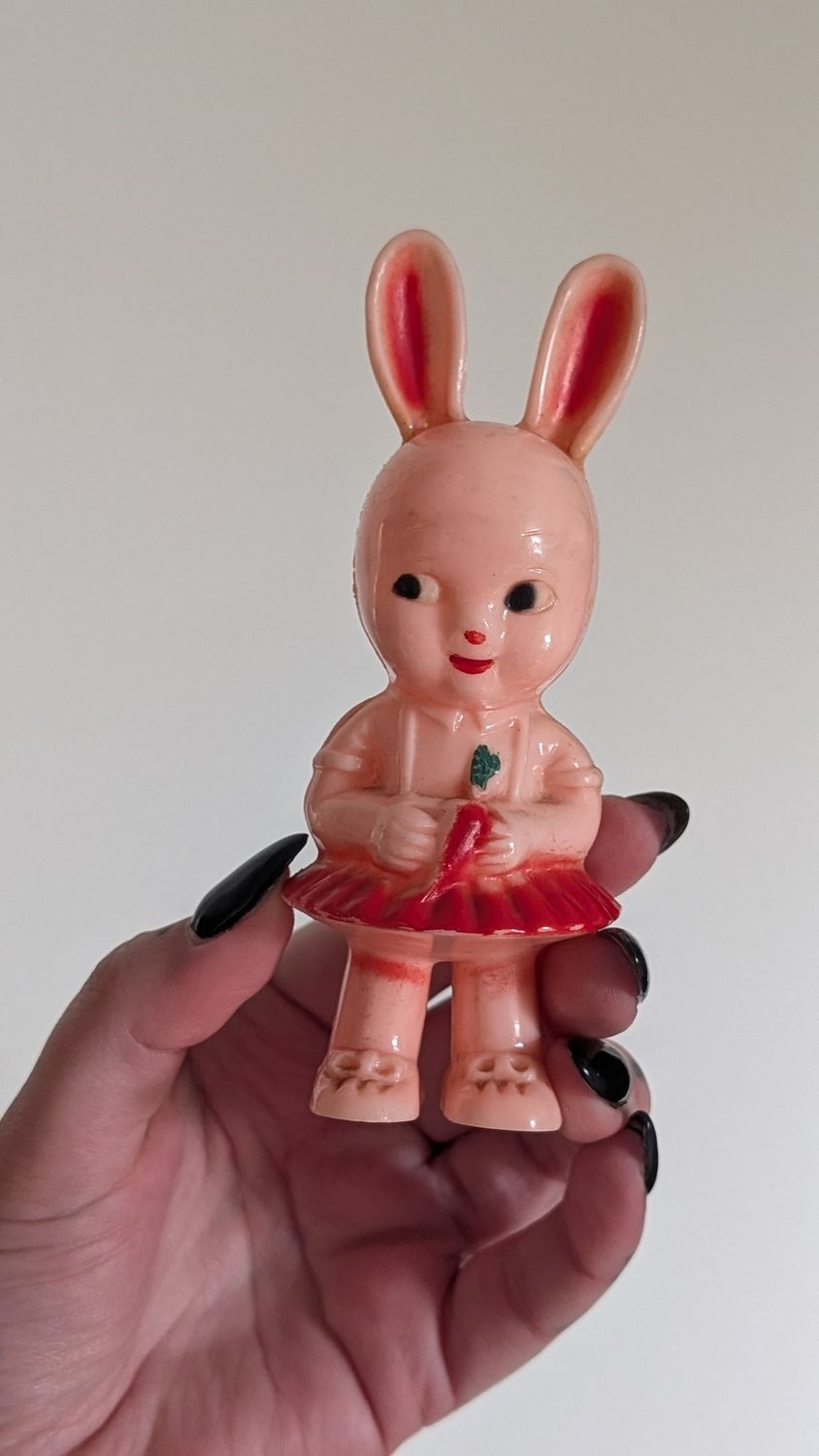 Bunny girl 1940 toy rosbro/rosen reliable made in canada