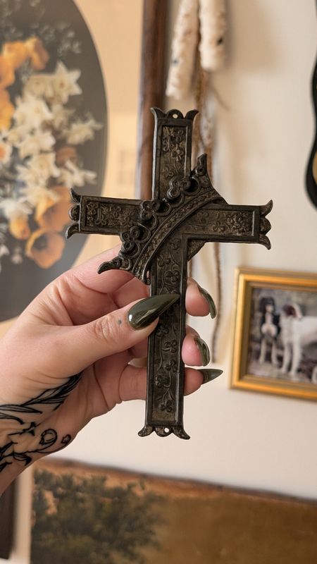 Coffin ornament cross crown