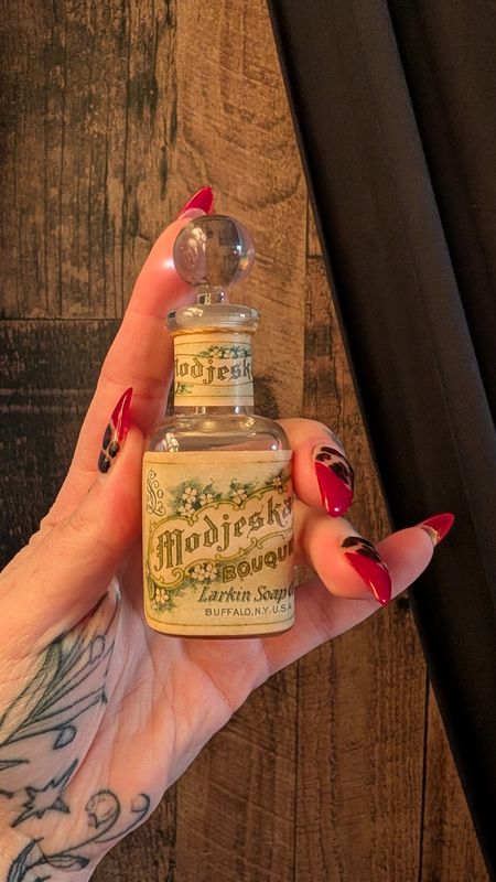 Larkin co.  perfume bottle circa 1898