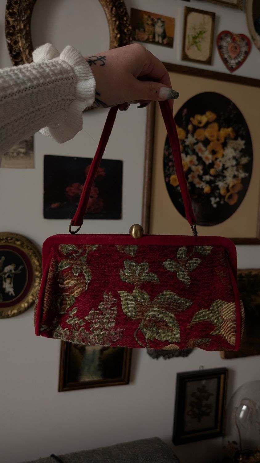 Vintage red purse knitted