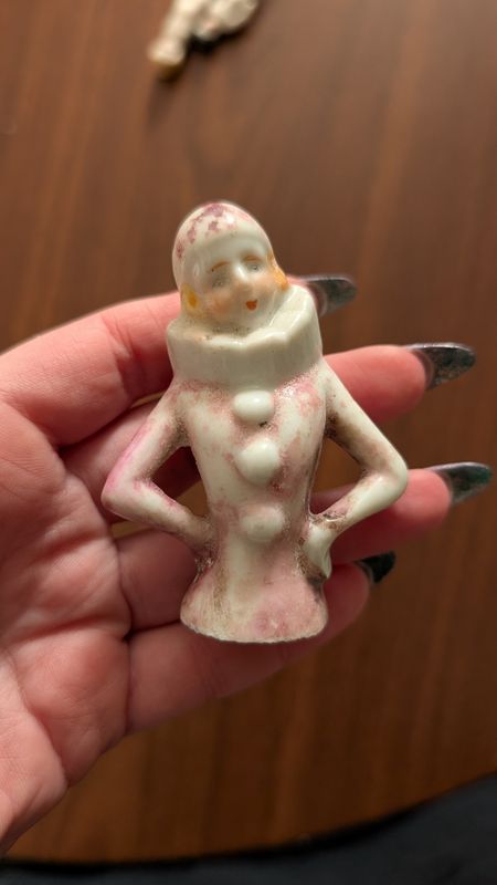 Pierrot woman bust 1900