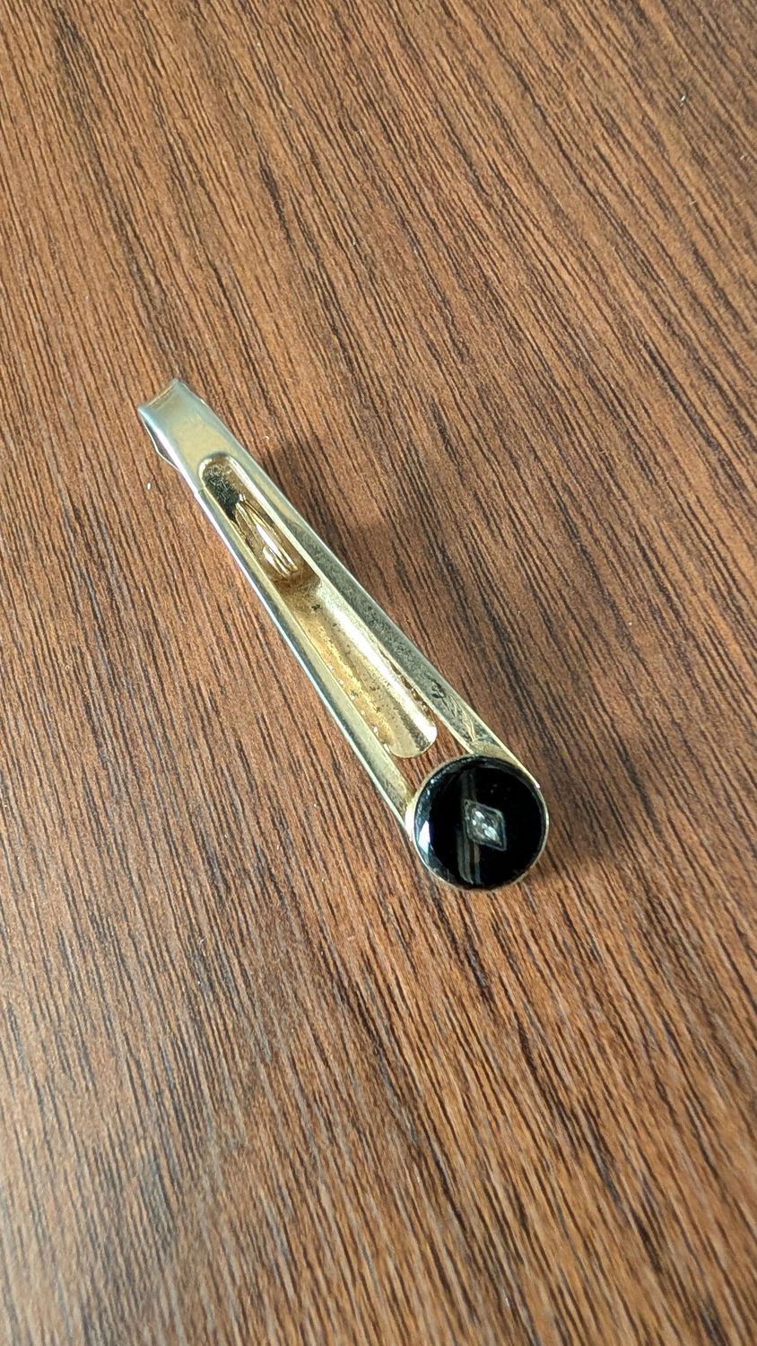 Black stone with lozenge insert tie clip