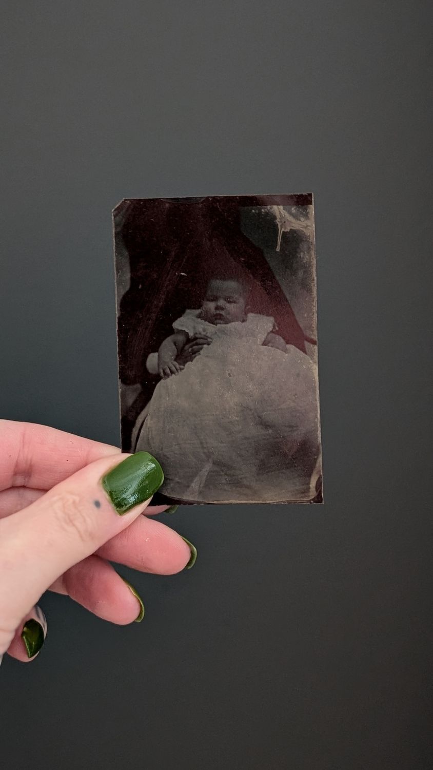 Hidden mother tintype