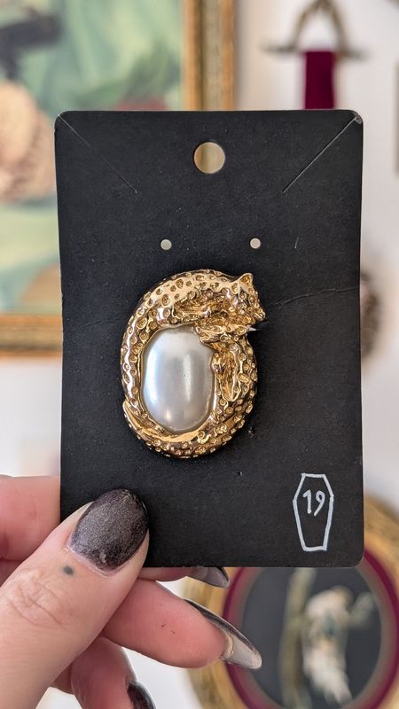 Leopard scarf/shoe clip with faux pearl