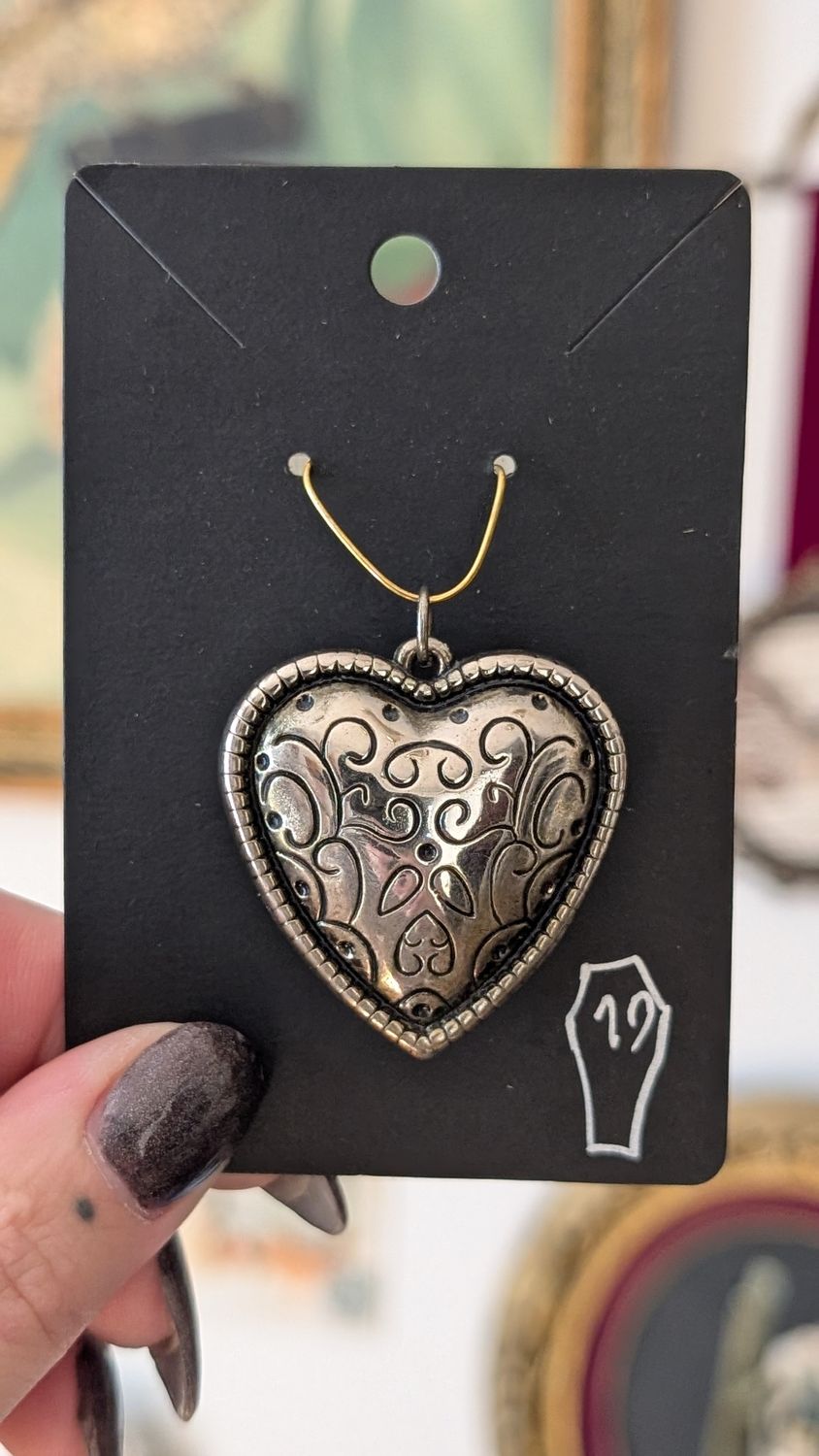 Large silver tone 3d heart pendant