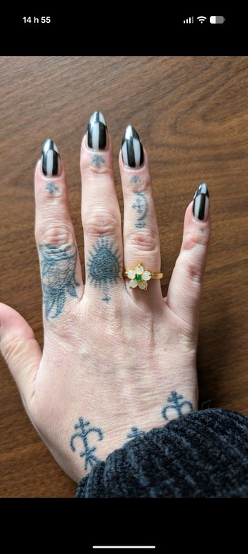 Flower white and jade bead - adjustable / modern