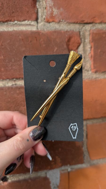 Paint brush gold tone vintage brooch