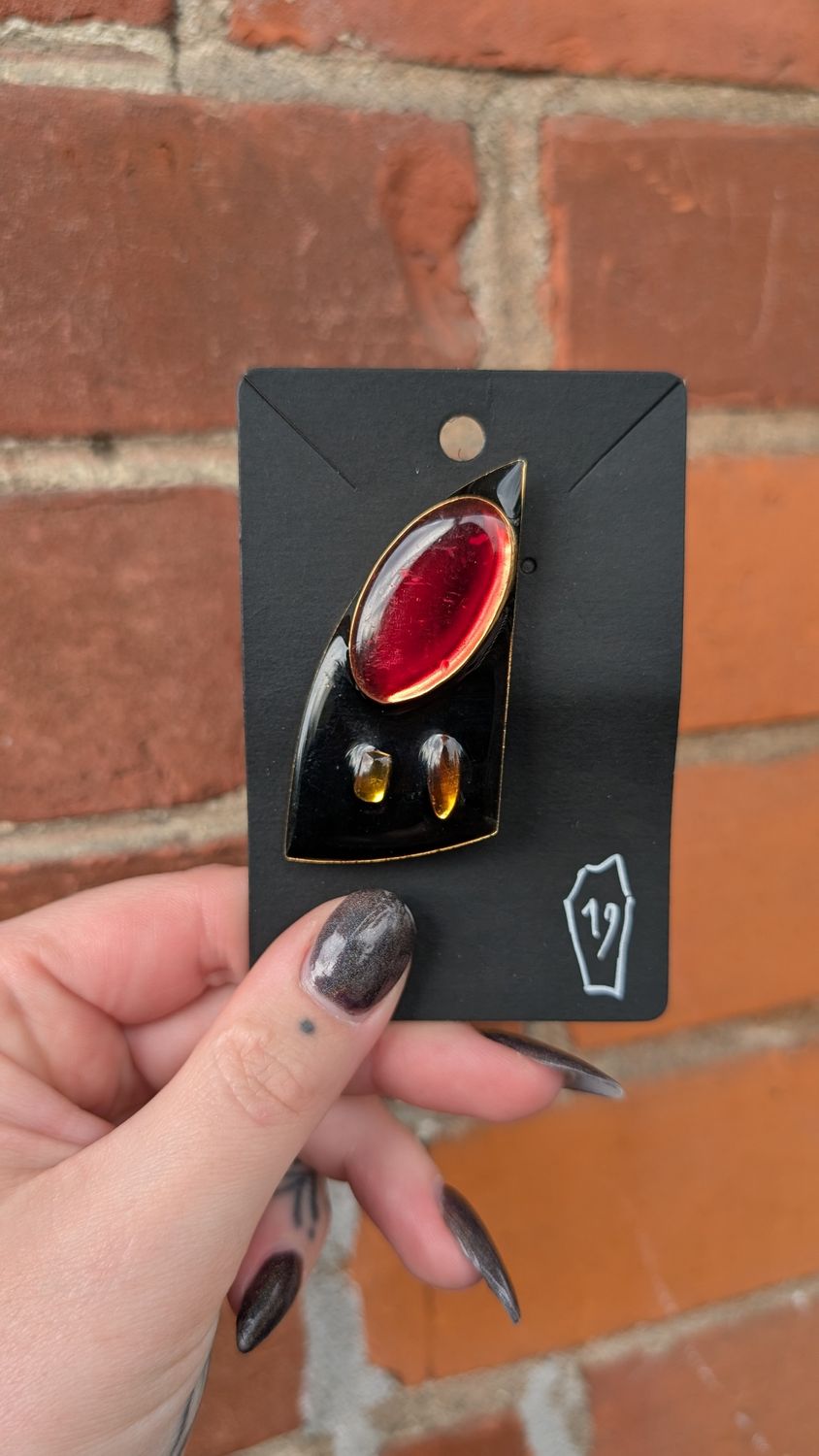 80's style brooch