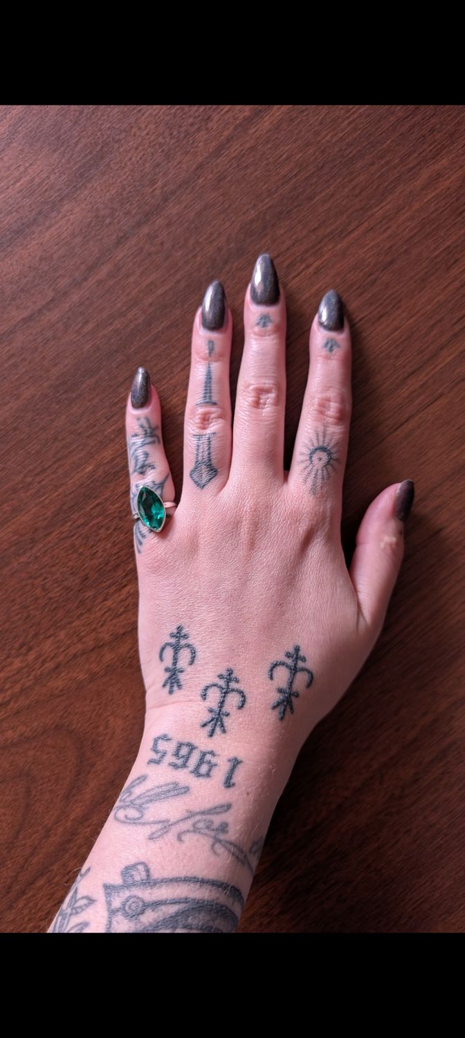 Green gem marquise silver tone ring