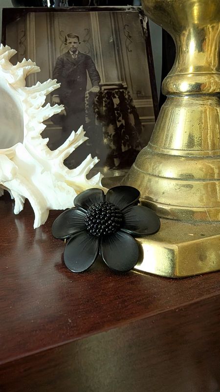 Antique victorian flower mourning brooch gutta percha