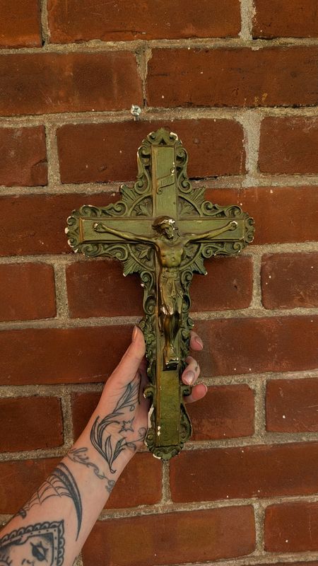 Ceramic crucifix - green tone