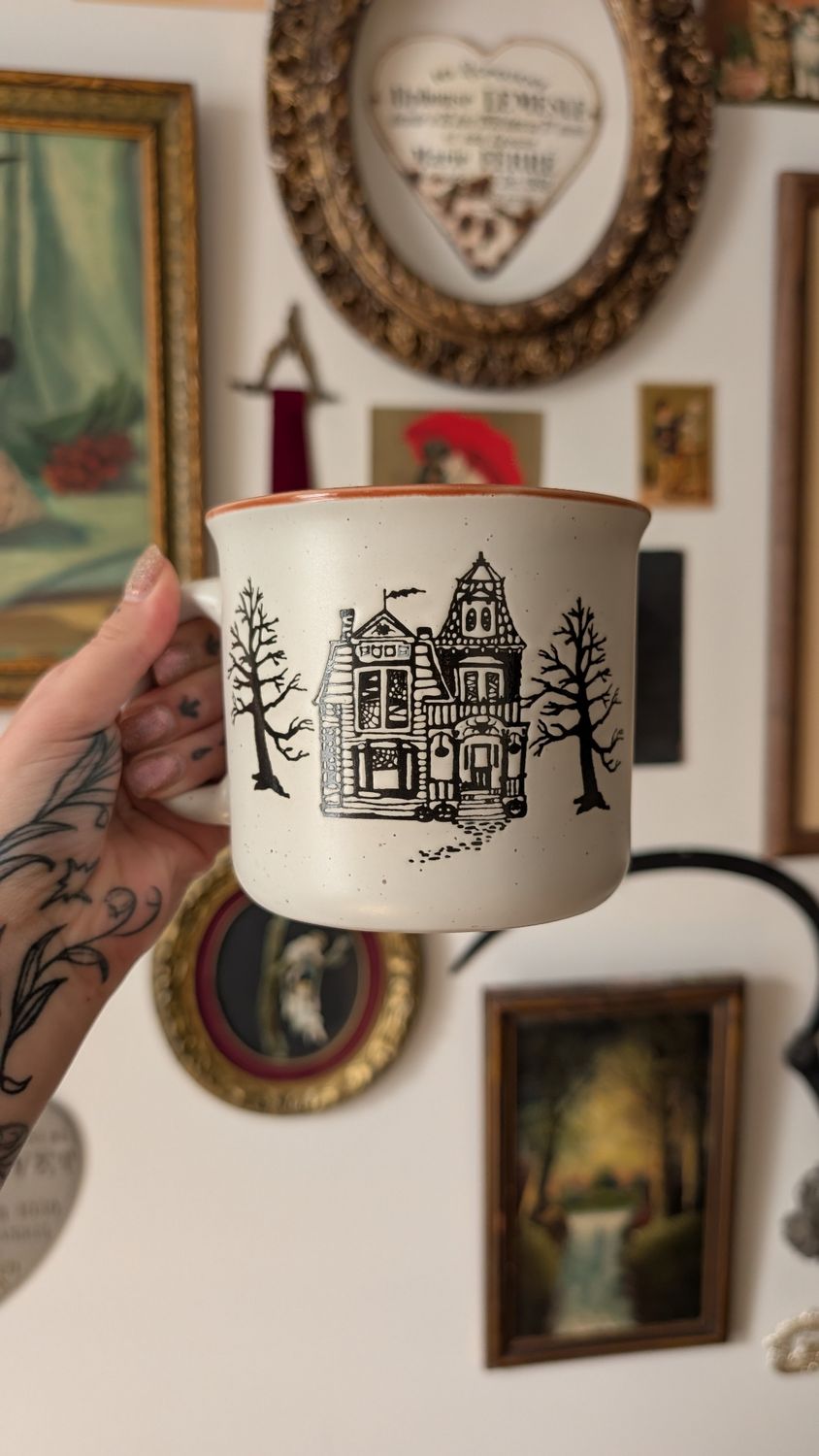 Haunted haus mug - cobwebs and cauldrons