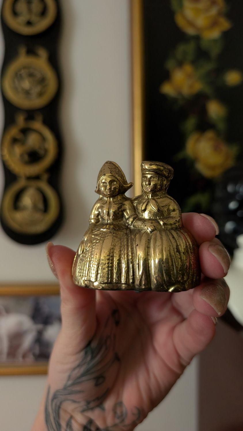 Brass bell - special friends - dutch woman and man