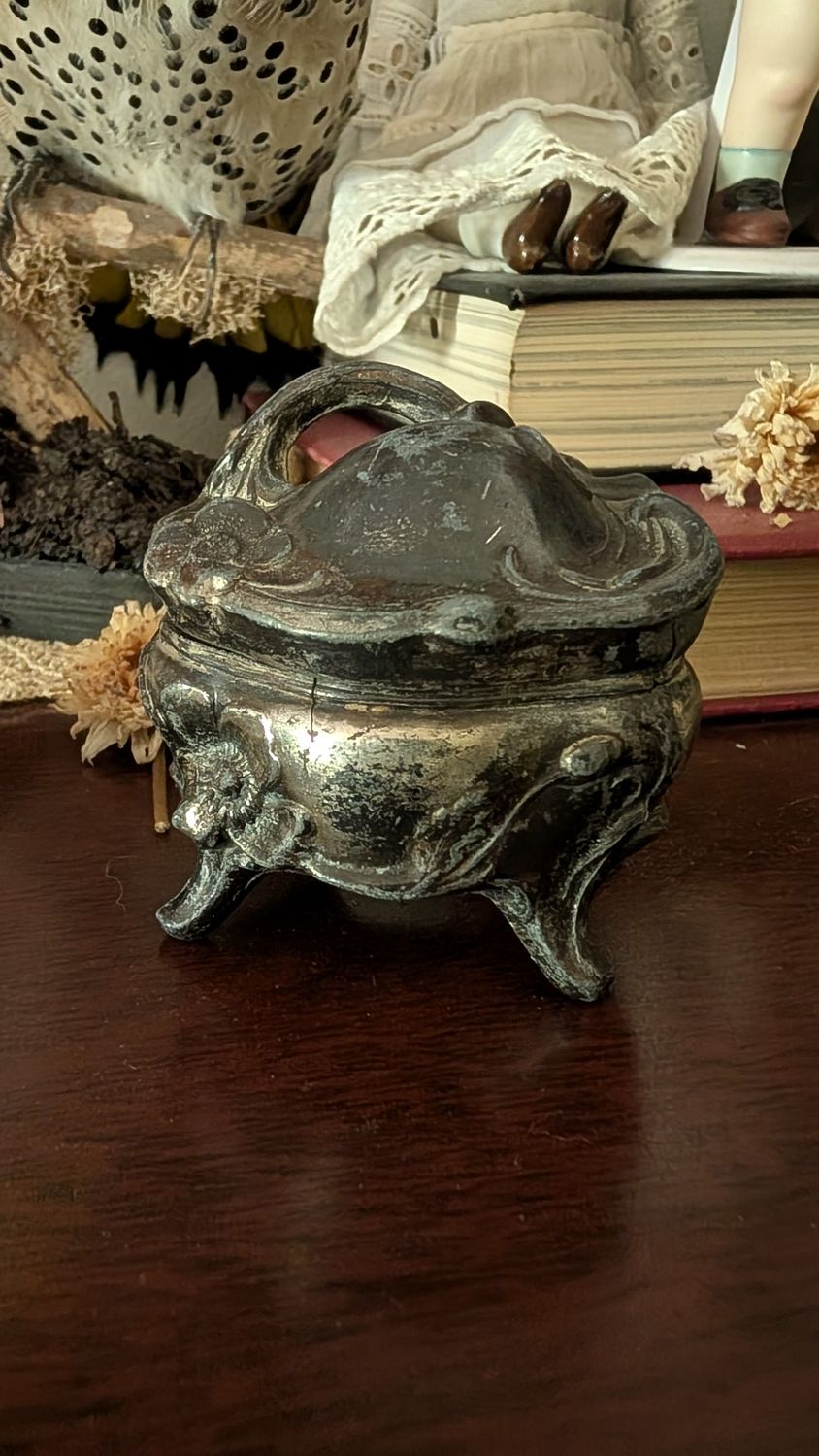 Small art deco jewelry box - silver tone
