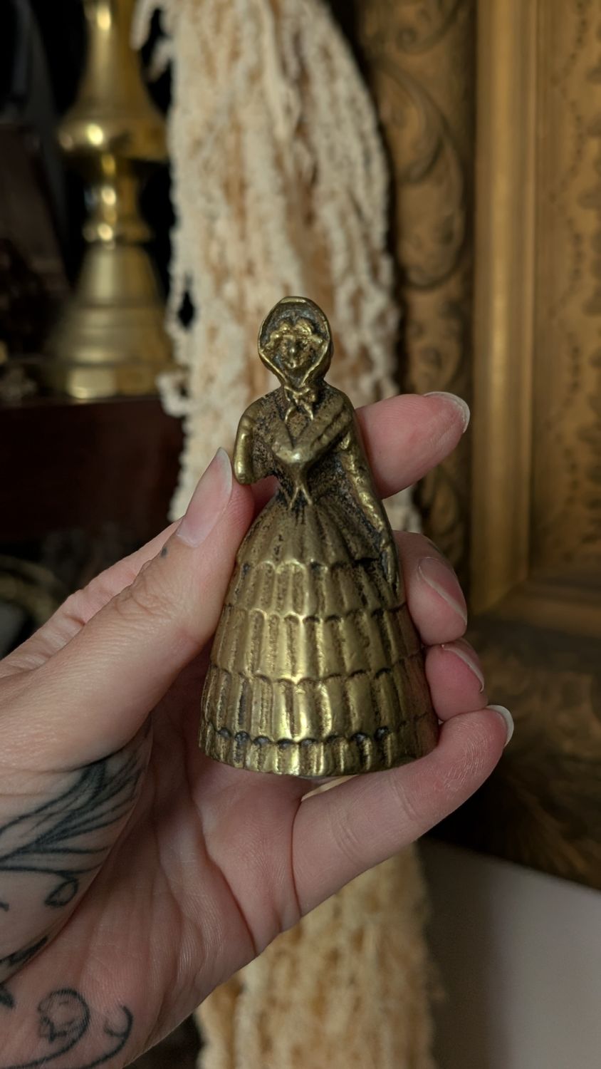 Southern belle bell lady