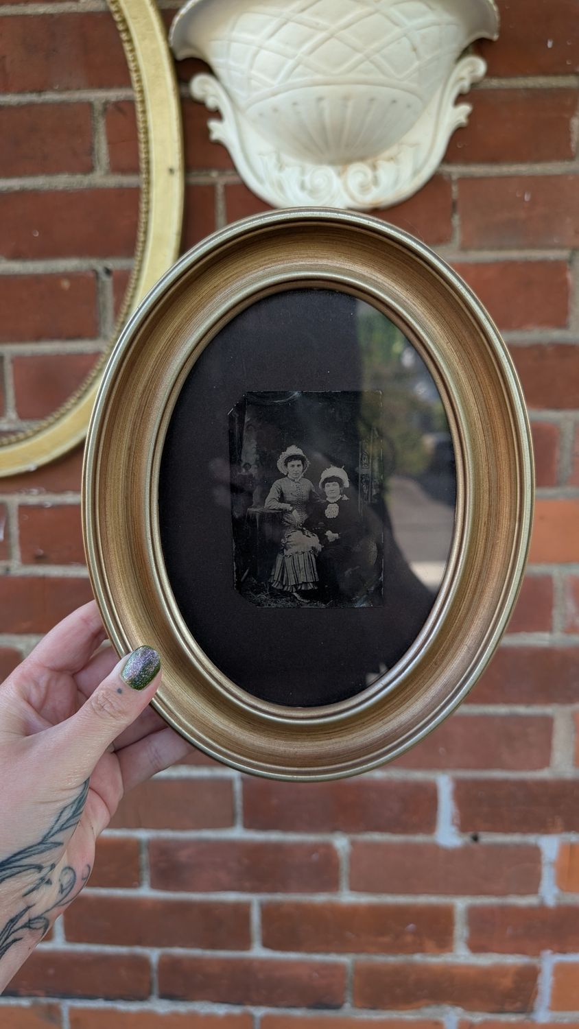 Ladies tintype in frame