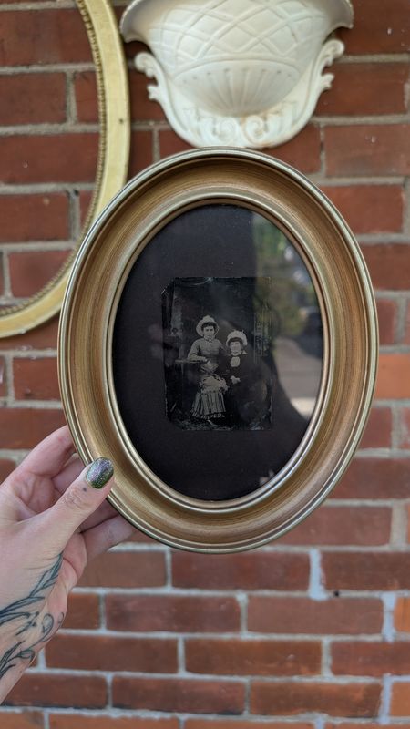 Ladies tintype in frame