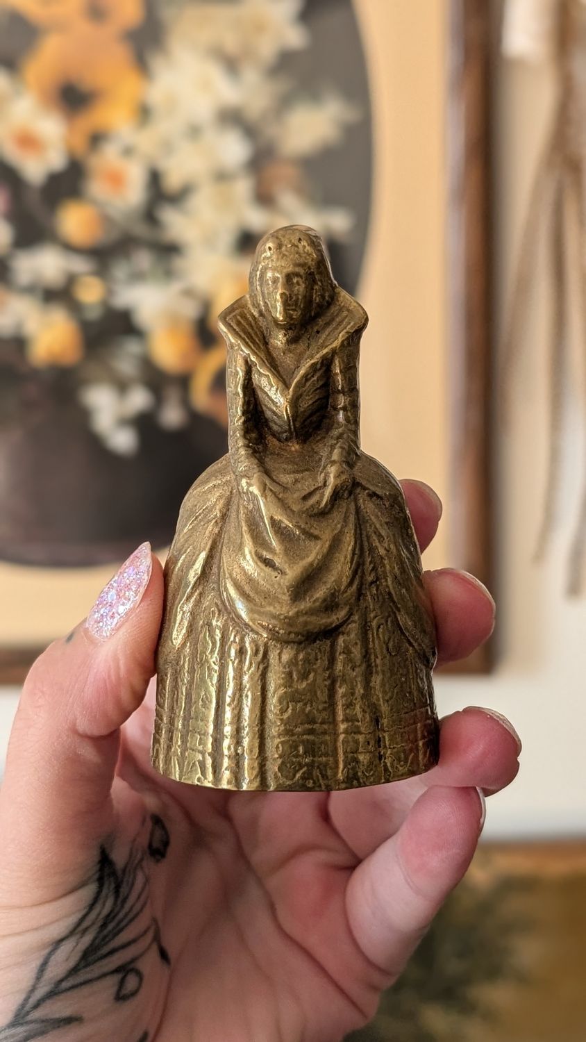Elizabetan lady brass bell