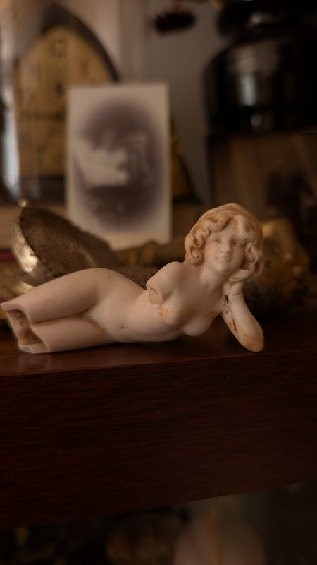 Little porcelain lady