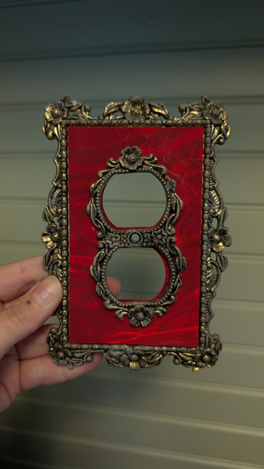 Outlet red gothic plaque