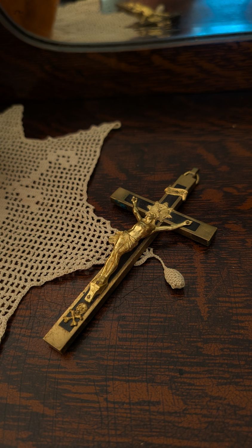 Small pectoral crucifix gold tone