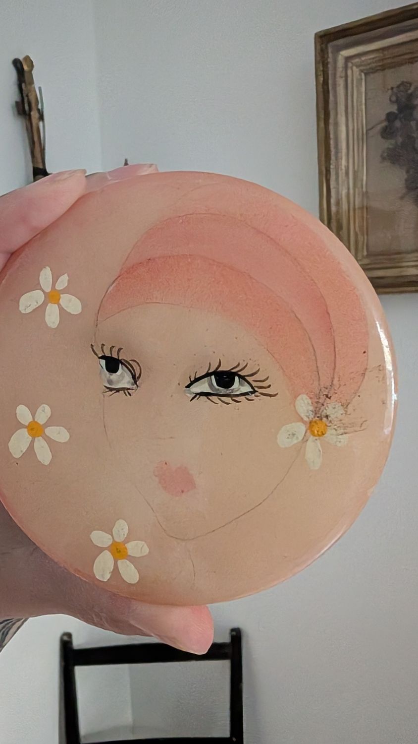 Powder pink alasbater hand carved marble box lady art deco blue eyes flapper
