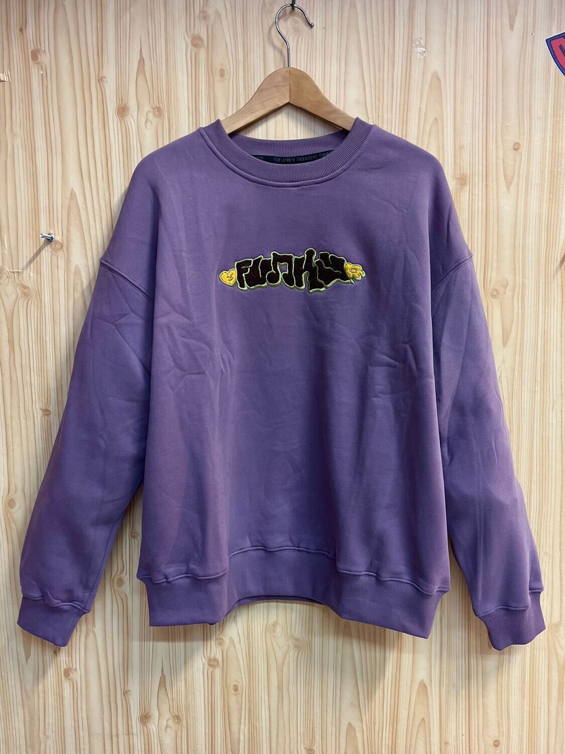 FUNKY Offkey Crewneck Lillac