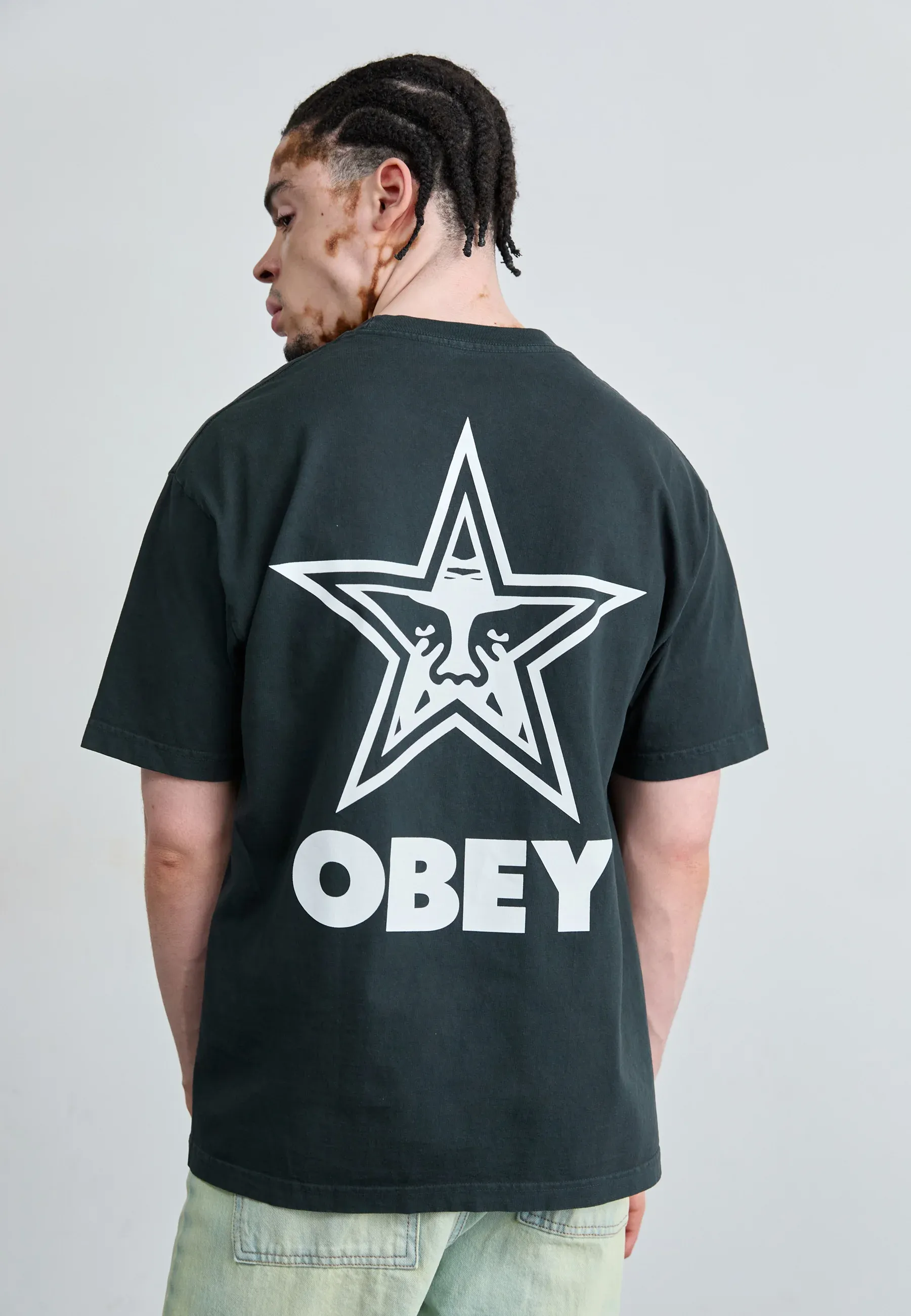 OBEY  STAR TEE Black
