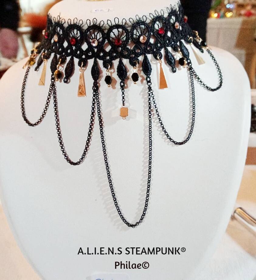 CC - Collier femme en broderie chic - Philae©