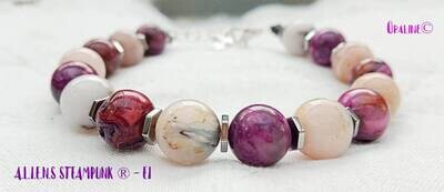 Women's fancy bracelet with Opaline© stones.