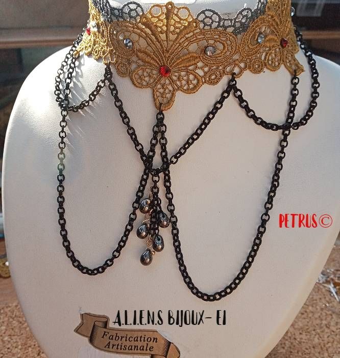 CB - Collier femme en broderie baroque - Pétrus©
