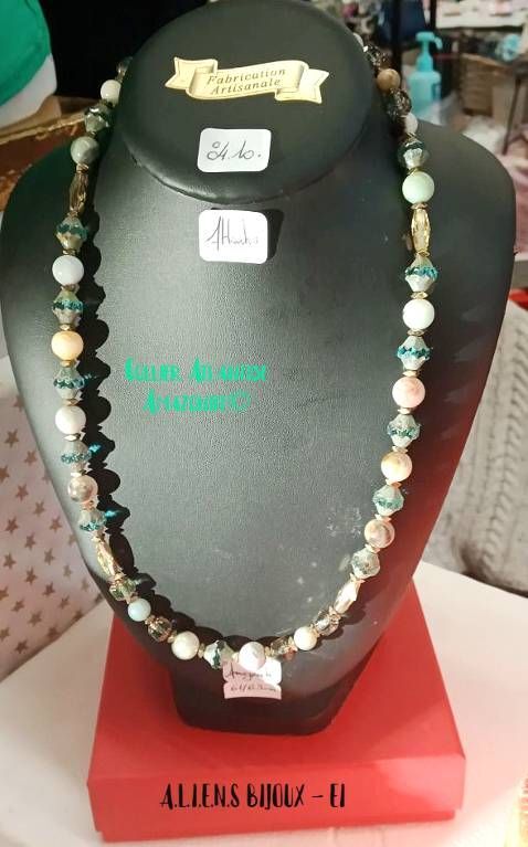 CP - Collier pierre naturelle femme - Islande©.