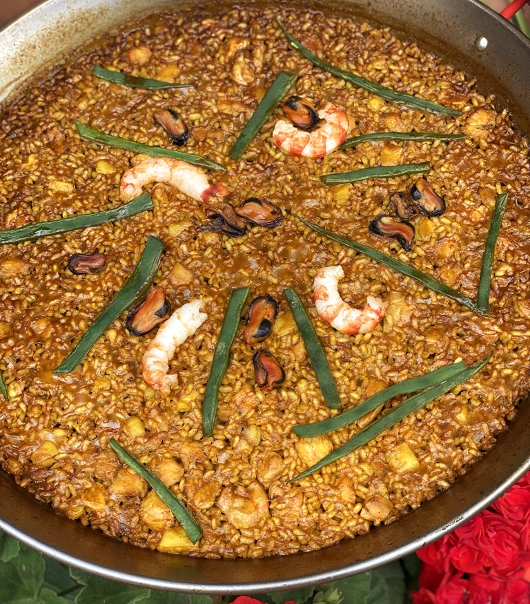 Paella Mixta Pollo y Marisco p/r 17,00€ Paella Mixta Pollo y Marisco p/r 17,00€