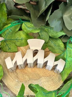 Nude Colour Large Hair Claw Clip (Kris Kross Design)