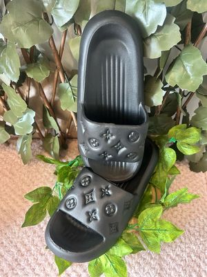 Summer Cloud Sliders Black (sz3/4)